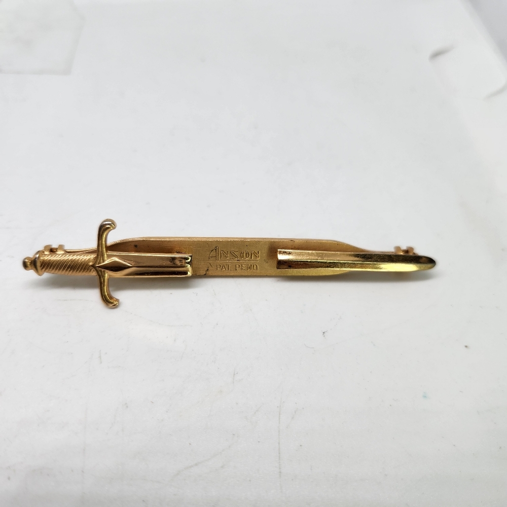 MASONIC SHRINERS FREEMASONS TIE CLIP BAR SWORD SCIMITAR ANSON VINTAGE GOLD TONE